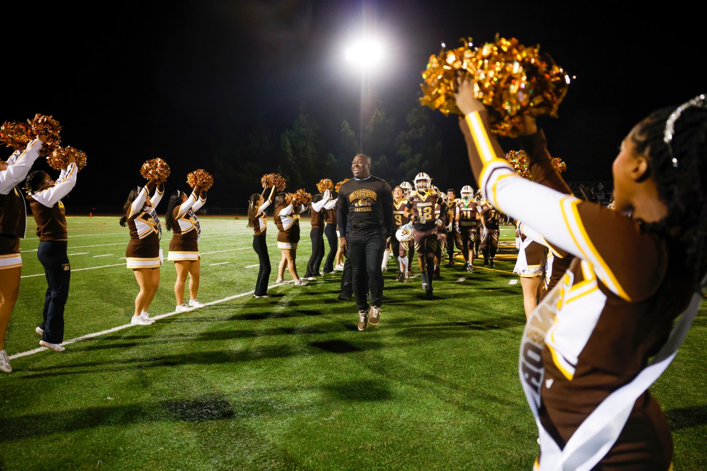 Prep spotlight: ‘Tears from everybody’ as Gunderson football coach leaves for Arizona