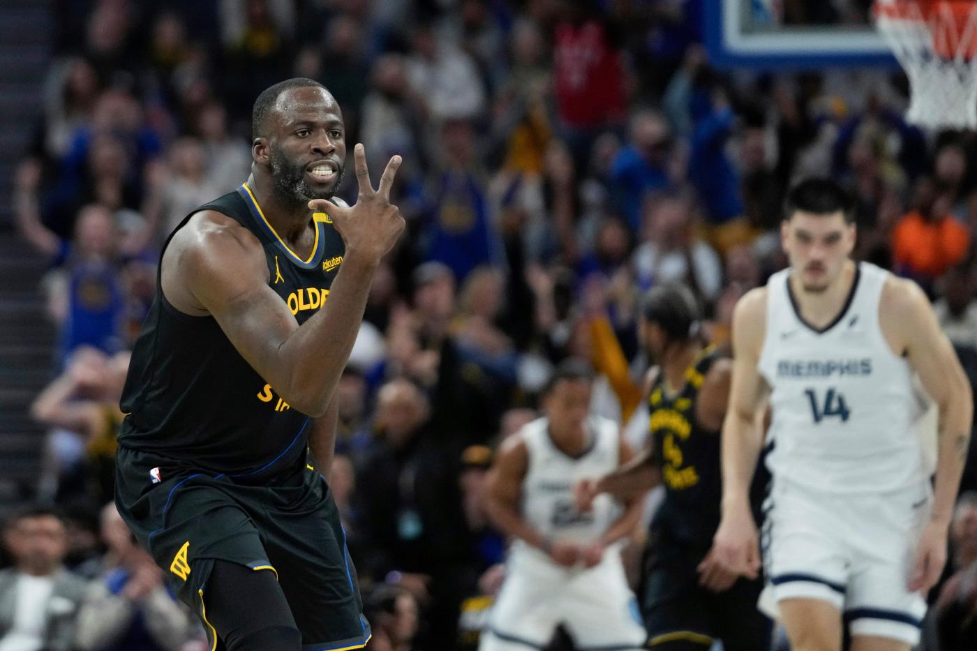 Warriors face key game for West playoff seeding in Memphis