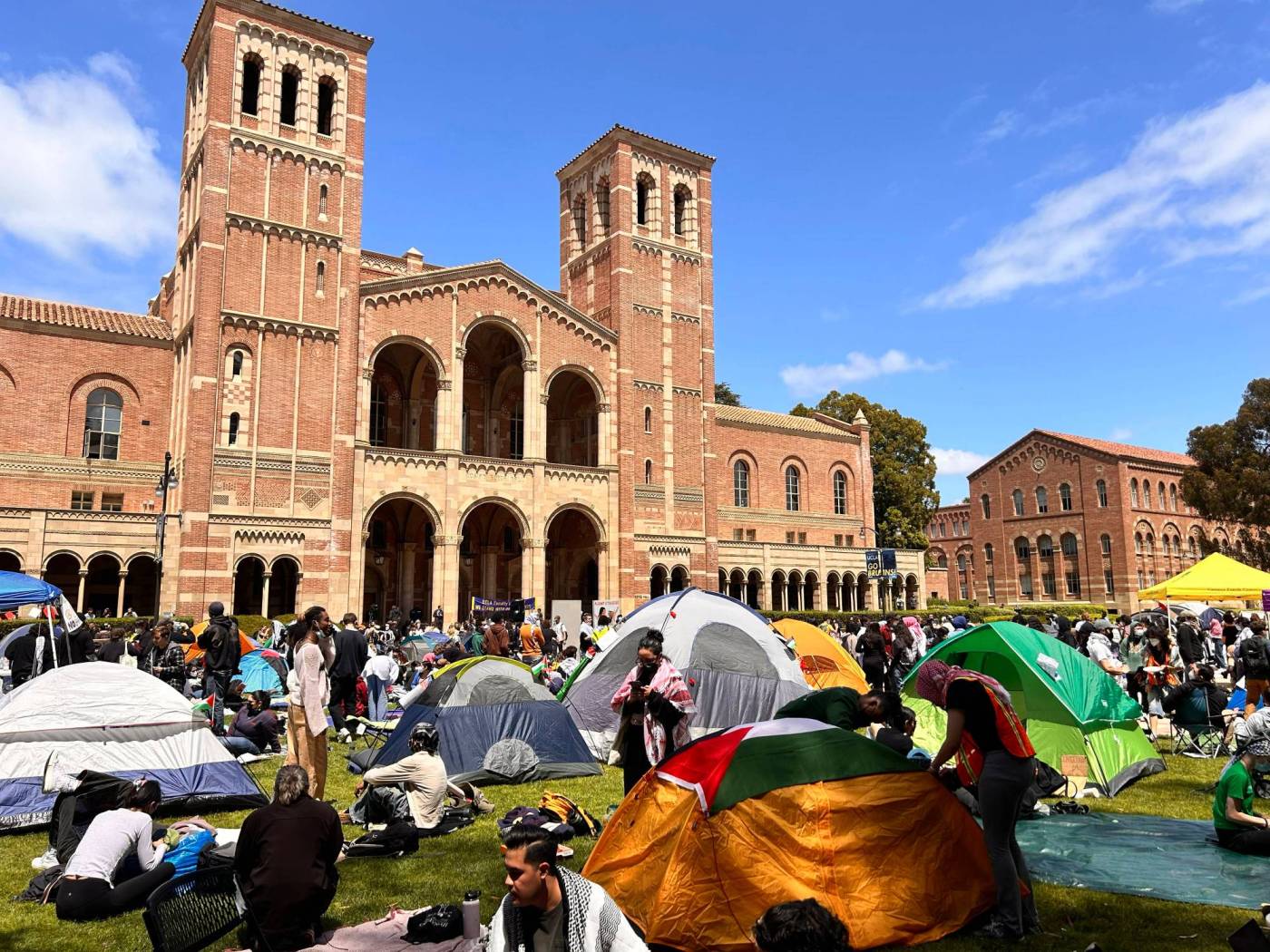 Pro-Palestinian demonstrators sue UCLA over its “failure to protect activists”