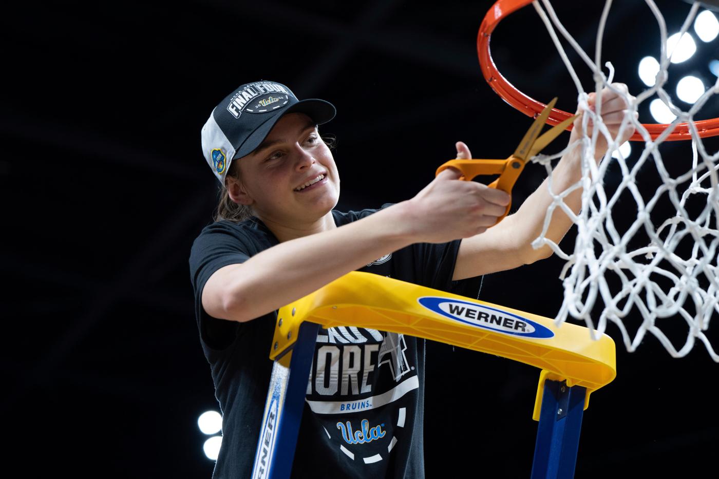Favorite UConn joins 3 top seeds in South Carolina, UCLA and Texas in women’s Final Four