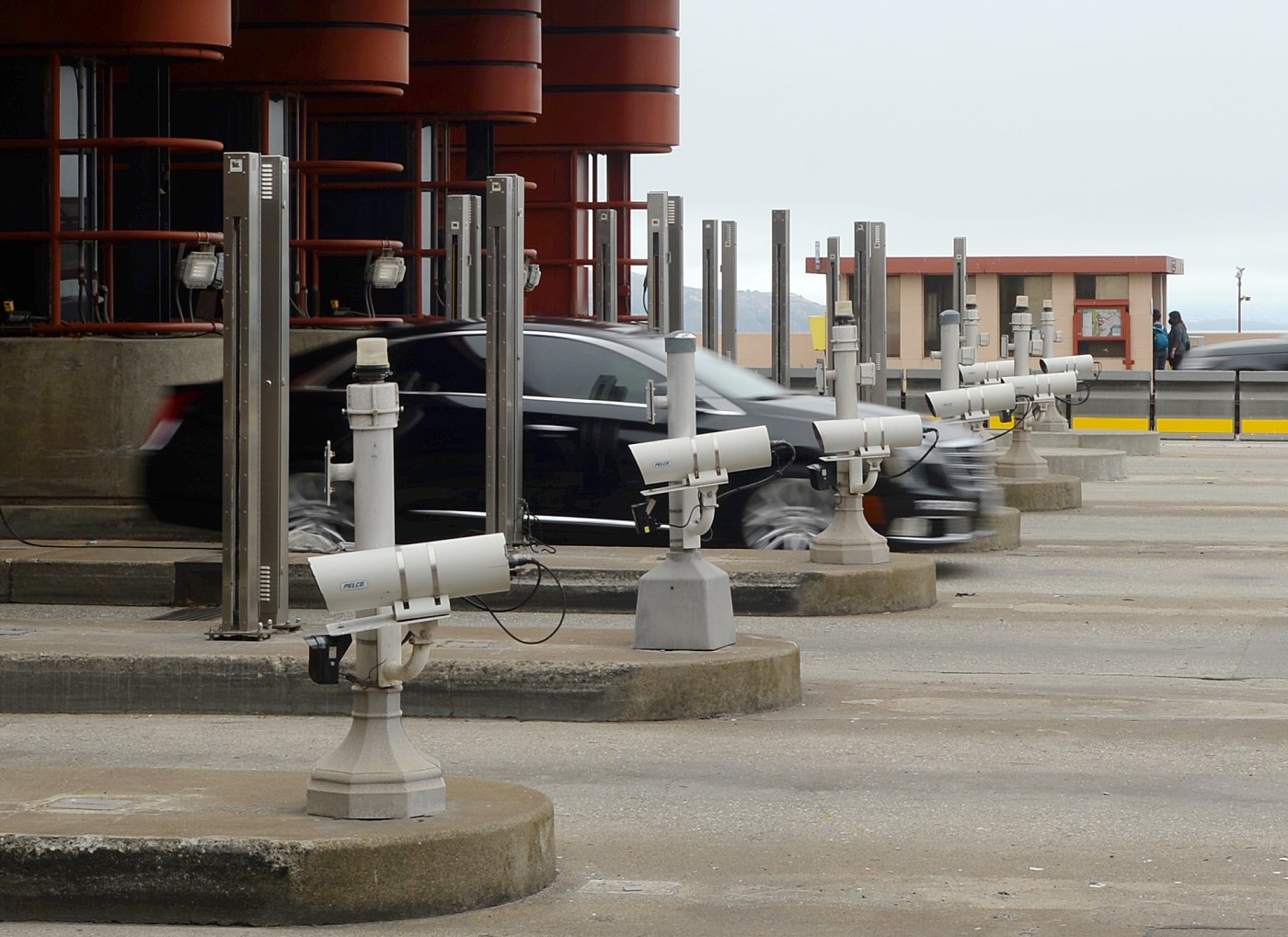 Golden Gate Bridge tolls, fares increase